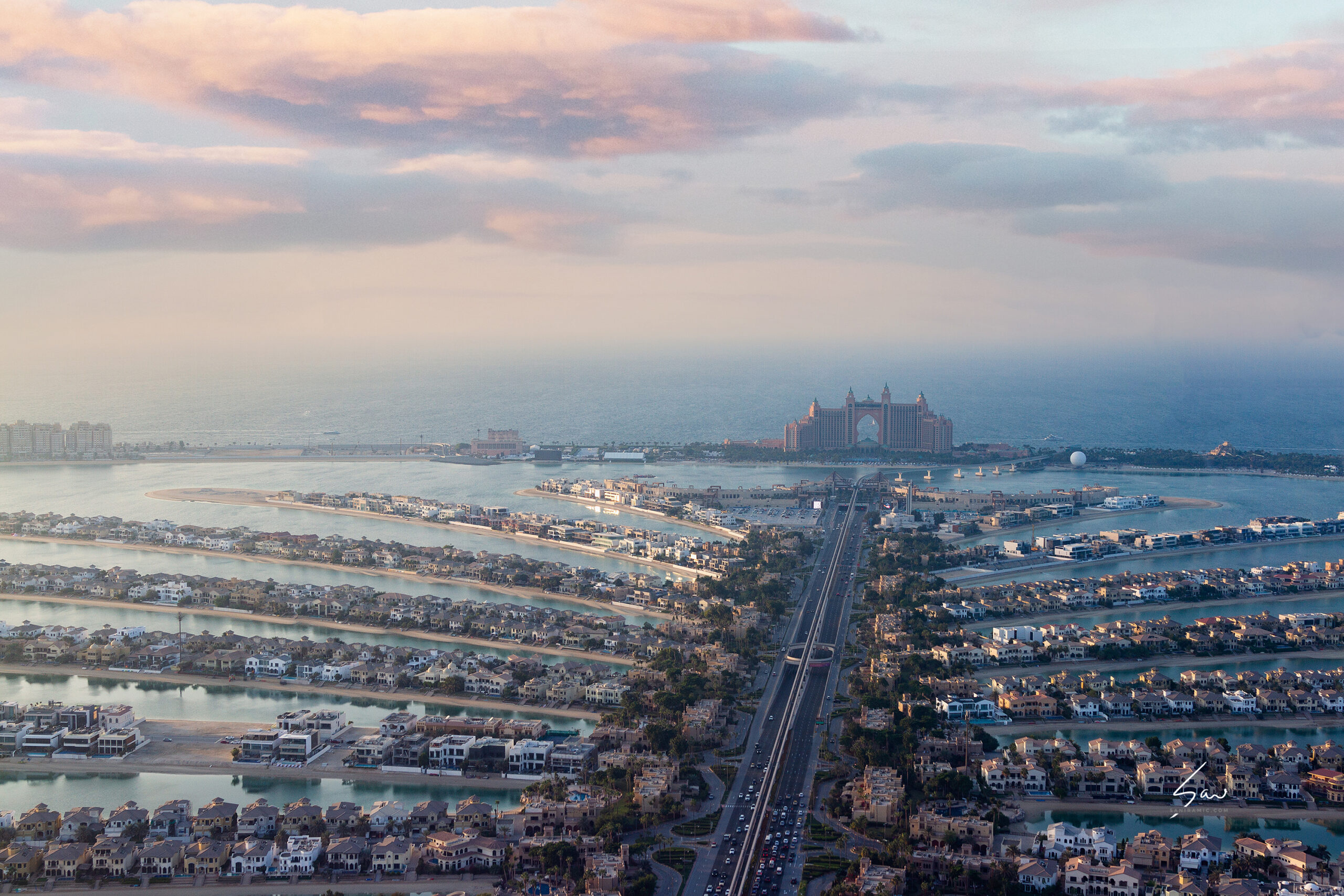 Palm Jumeirah Atlantis hotel 8th world wonder